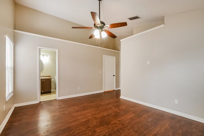 Building Photo - 1820 Greenbrook Ct