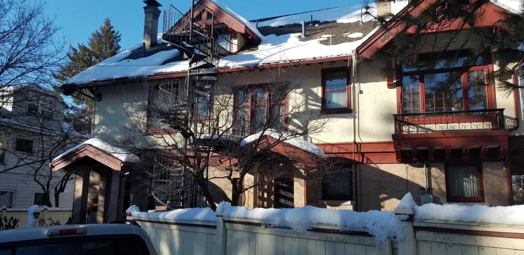 Building Photo - 1405 W 9th Ave