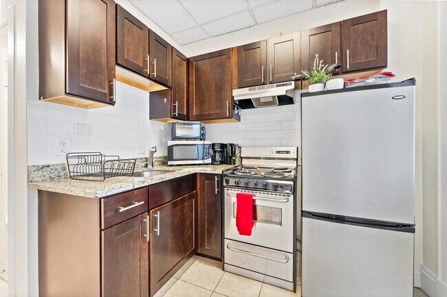 Building Photo - 60-62 Boylston Street-SI ID1240414P