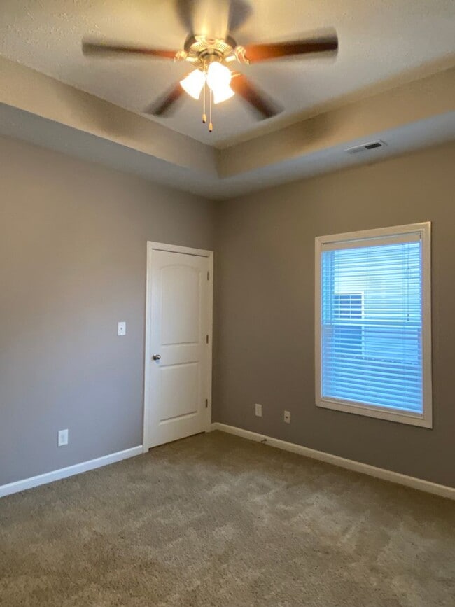 Building Photo - Modern Ranch