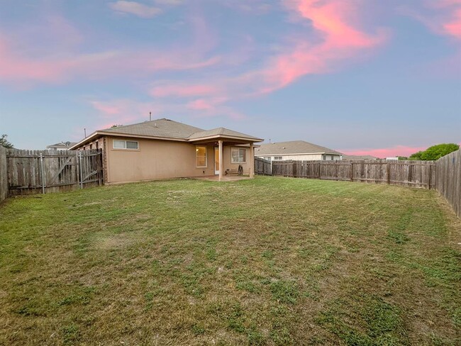 Building Photo - 1010 Whitley Dr