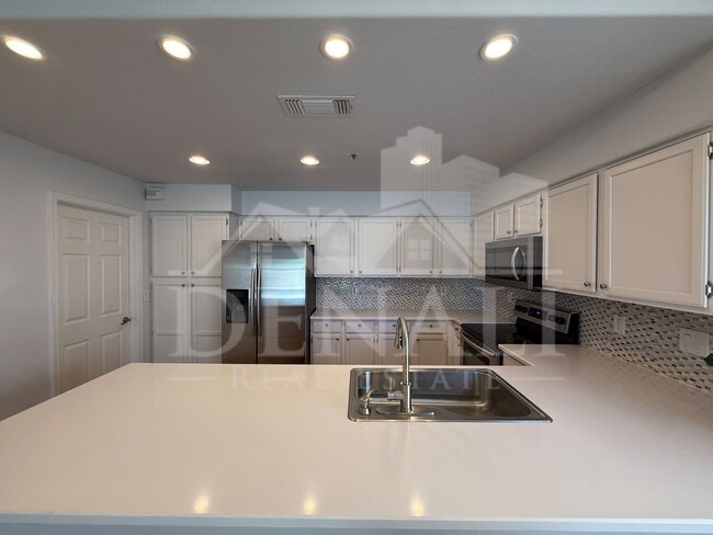 Building Photo - 14204 N 100th Pl