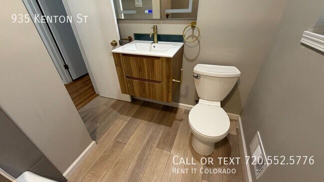 Building Photo - 935 Kenton St