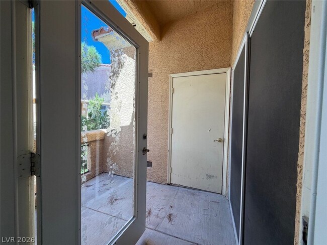 Building Photo - 900 Heavenly Hill Ct