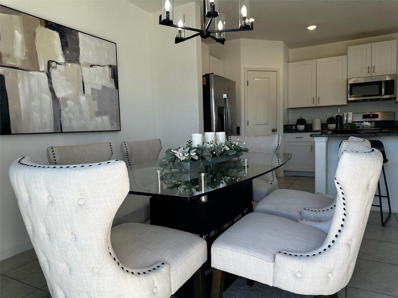 Building Photo - 5213 Dandelion St