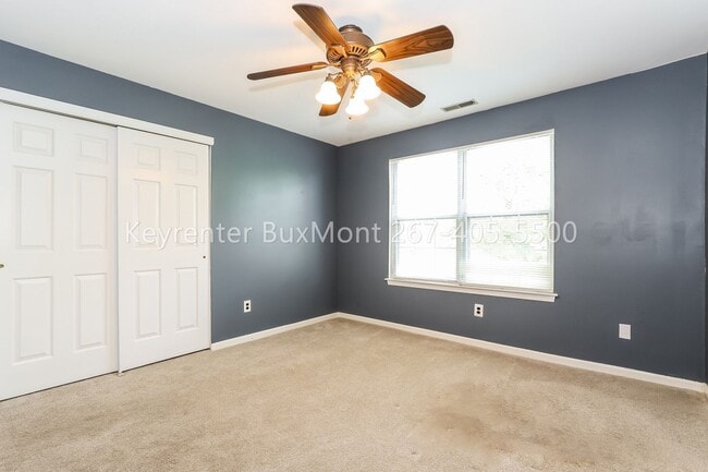Building Photo - Beautiful 2 Bed / 2 Bath second-floor condo in Rose Hollow community!