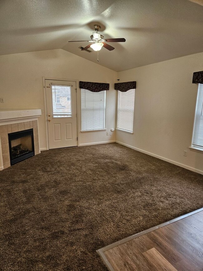 Building Photo - Amazing price amazing location 2 bdrm Condo avail: 7/16