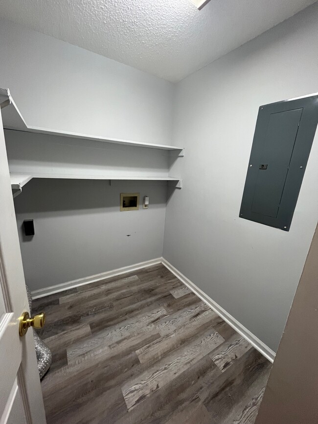 Building Photo - 2505 Walden Ct