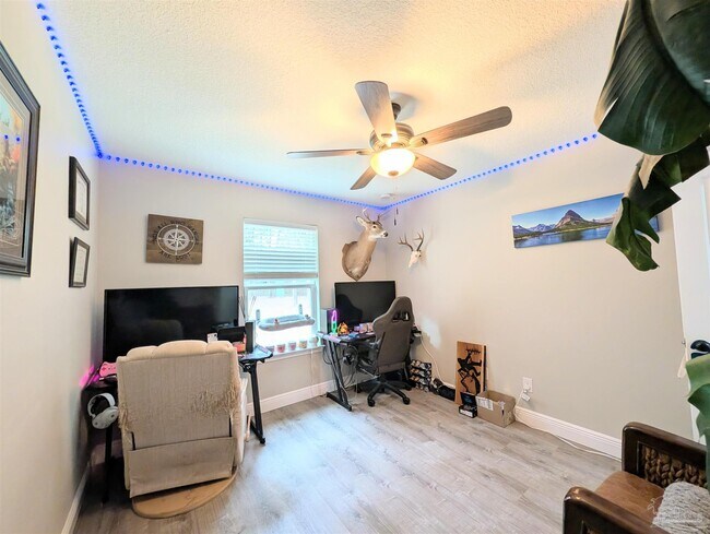 Building Photo - 6837 Sage Brush Ln