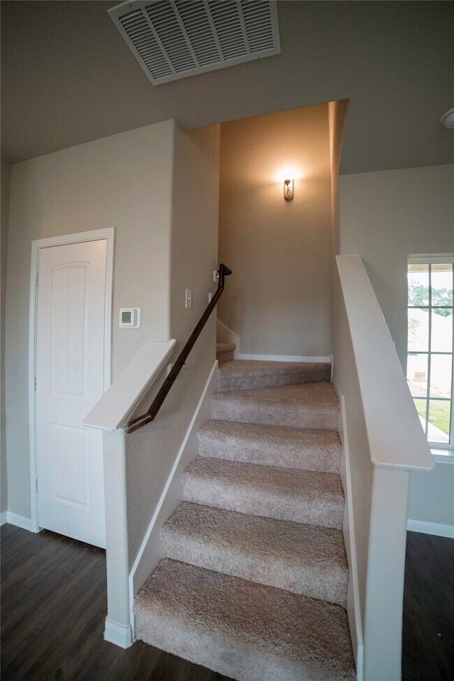 Building Photo - 4455 Eveslage Ln