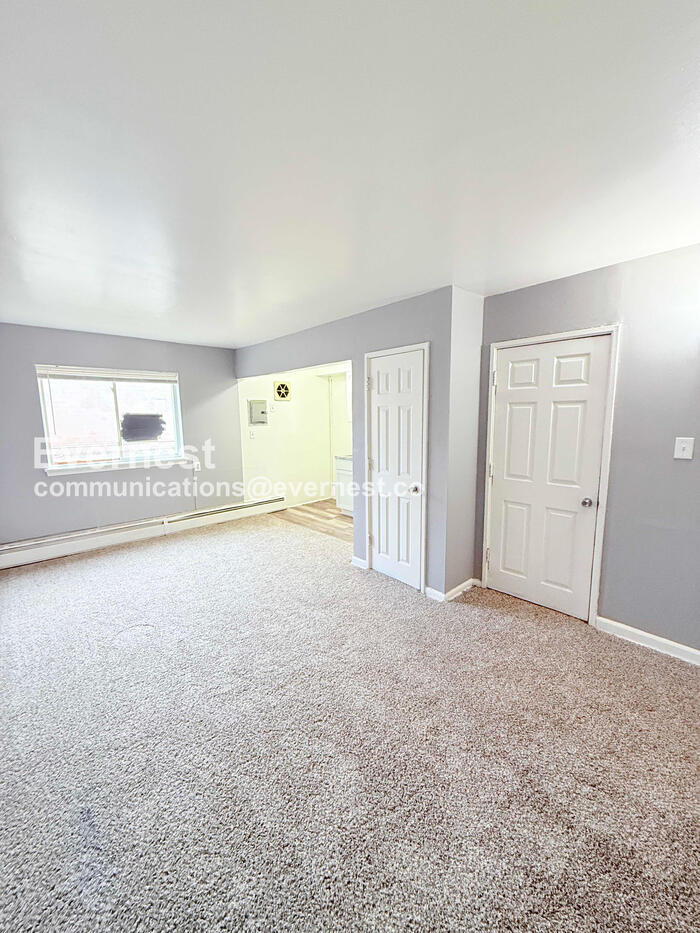 Building Photo - 18711 Schoolcraft Rd