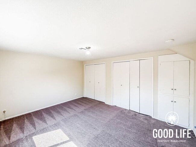 Building Photo - 9312 Alderbury St