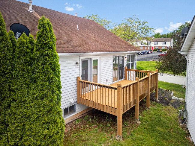 Building Photo - 103 Village Circle Dr