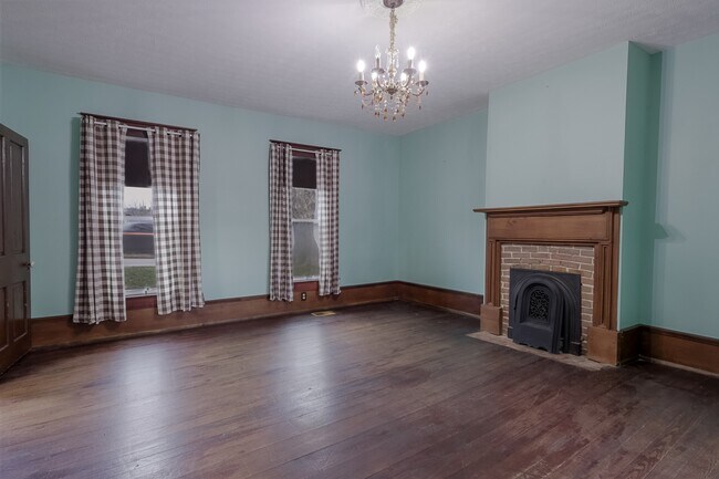 Building Photo - 329 Grayson St