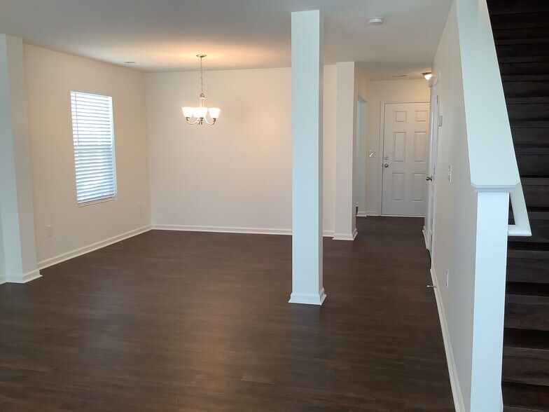 Building Photo - 36 Jones Creek Cir