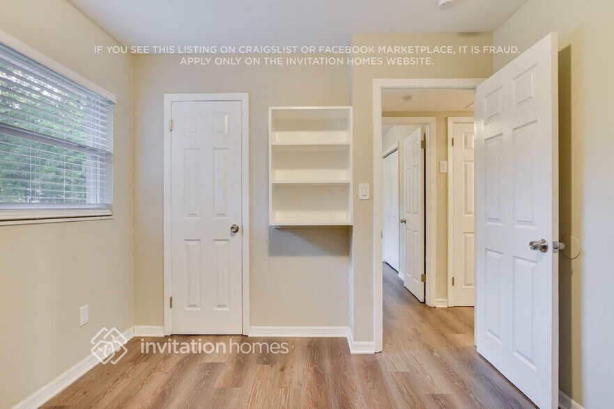 Building Photo - 5915 Westbury Dr