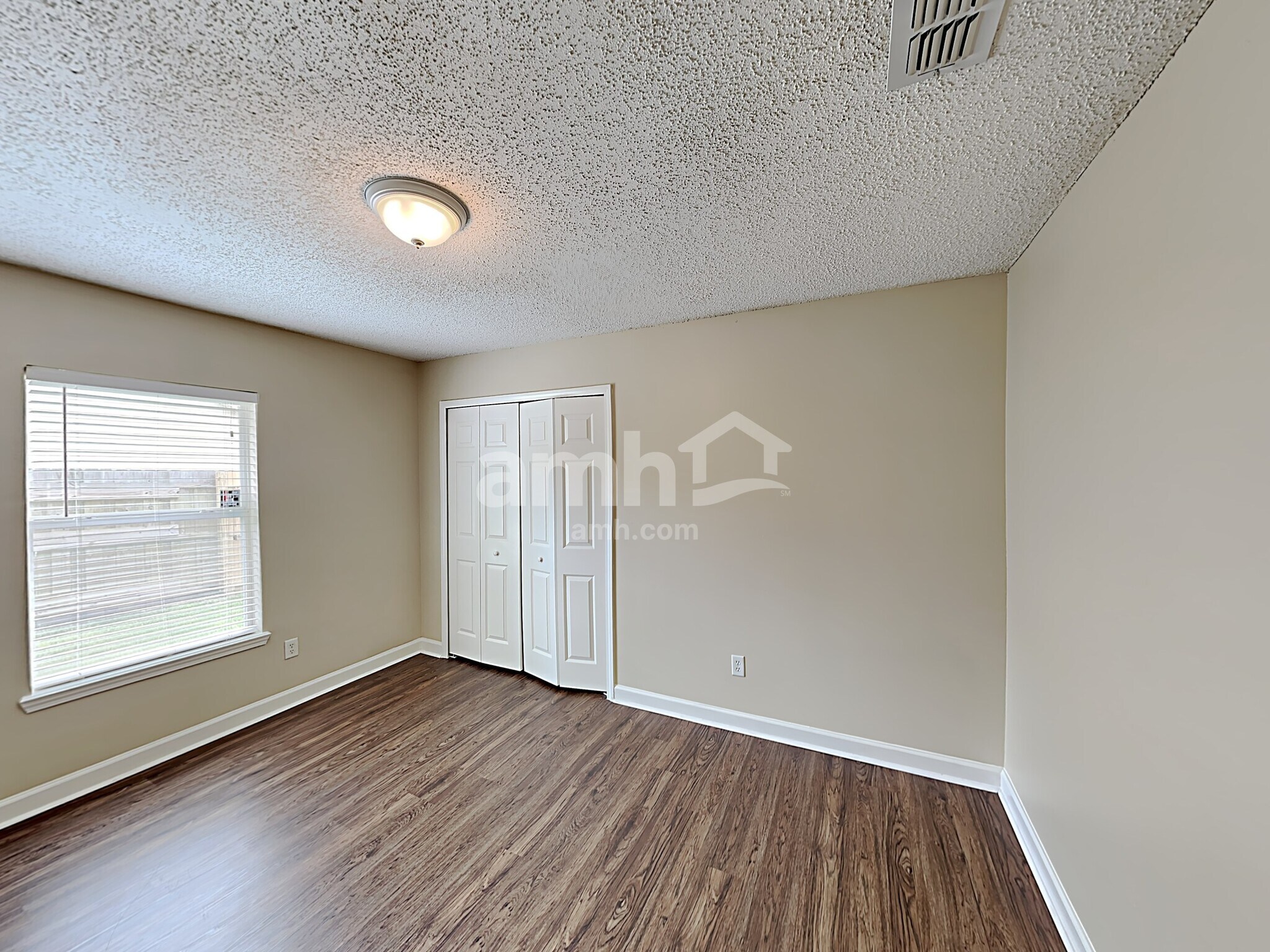Building Photo - 6076 Scenic Meadow Ln