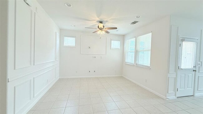 Building Photo - 233 Quemado Dr