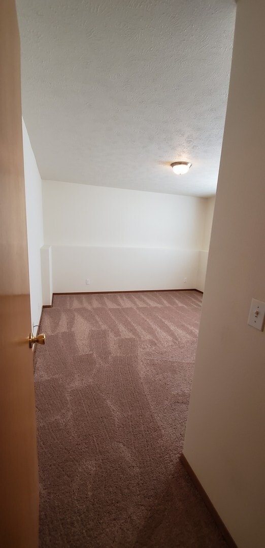 Building Photo - Beautiful 4 Bed-3 Bath House in CDA!