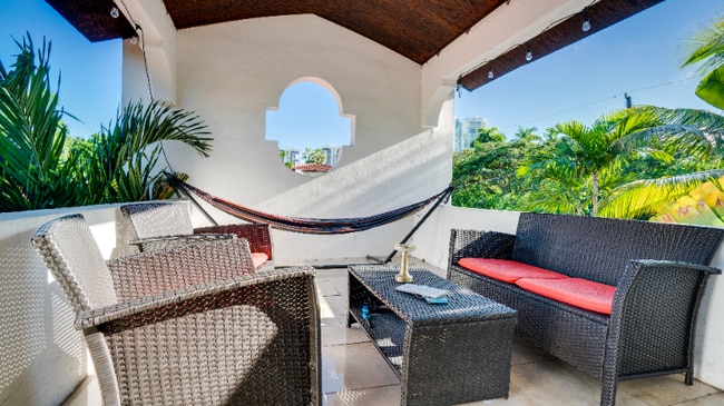 Building Photo - 33 SW 18th Terrace