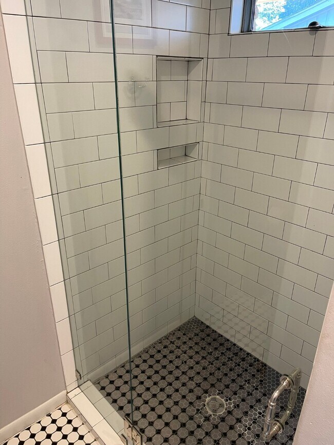 Building Photo - 11303 Greenwillow Dr