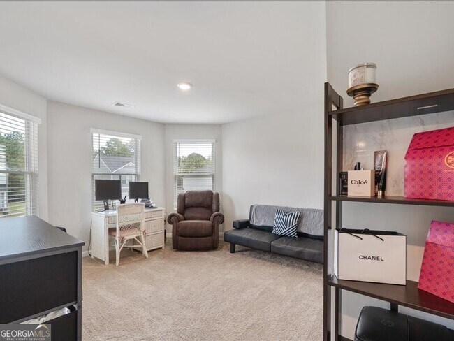Building Photo - 174 Goodall Woods Dr