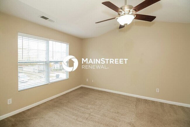 Building Photo - 2 Bedroom Pet-Friendly Home in Atlanta, GA with Main Street Renewal