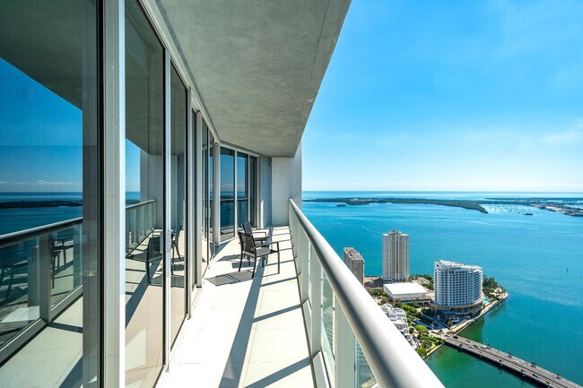 Building Photo - 495 Brickell Ave