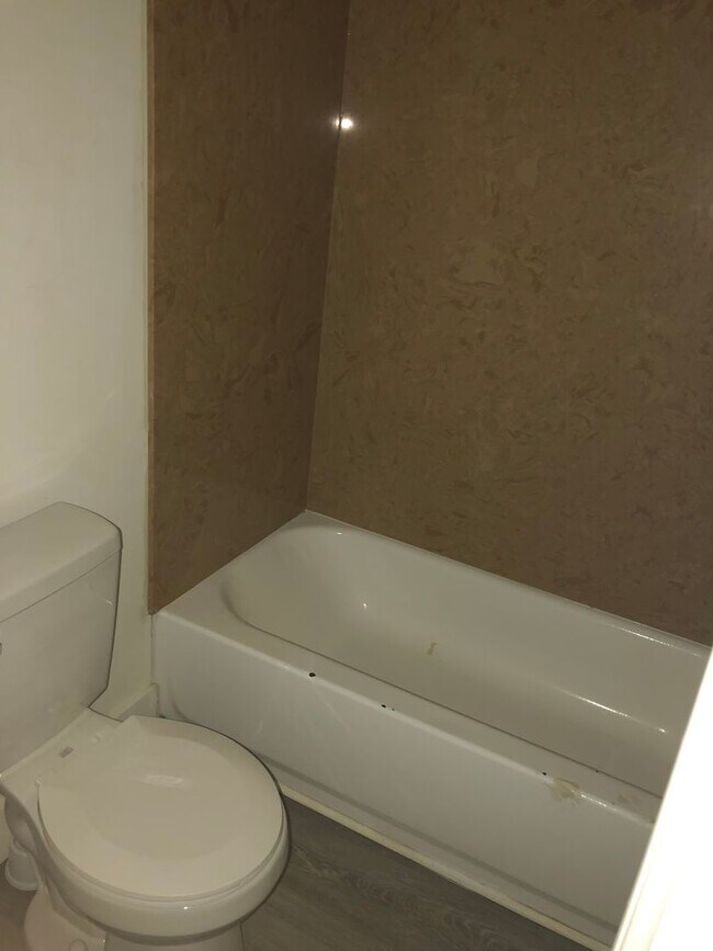 Building Photo - 1729-1731 Old Lynwood Circle