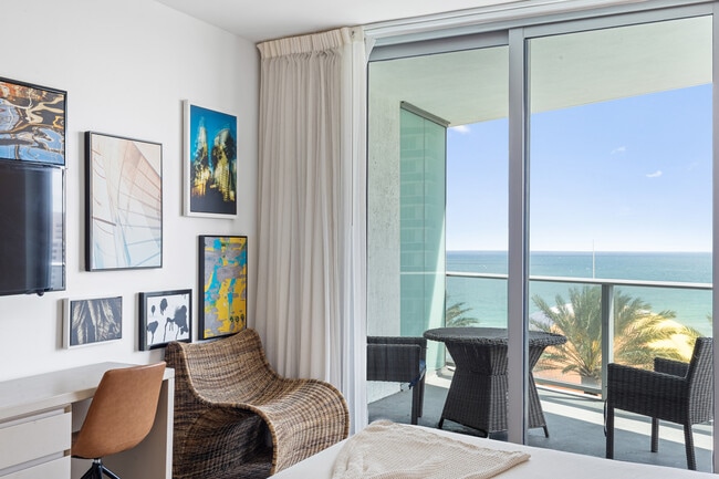 Building Photo - 4111 S Ocean Dr