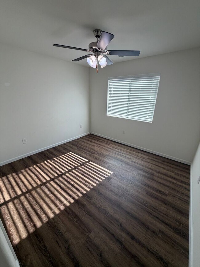 Building Photo - *Move in special* First month's rent is on us!! move in by 8/1/2026