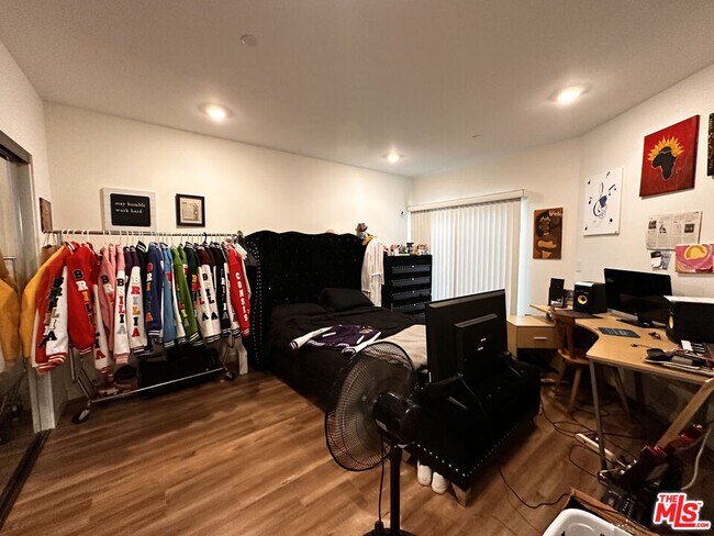 Building Photo - 5531 La Mirada Ave