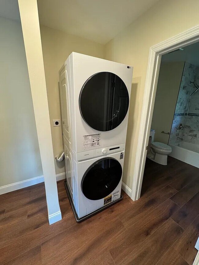 Building Photo - 79 Towers St