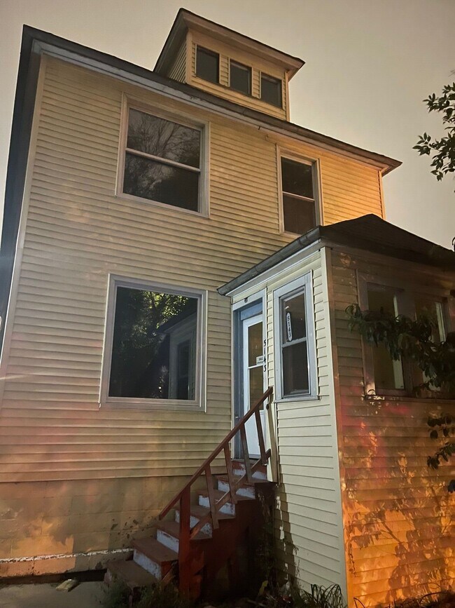 Building Photo - 5143 W 24th Pl