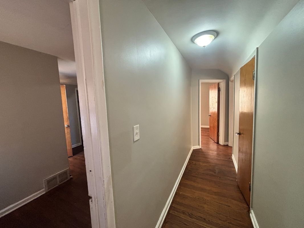 Building Photo - 15496 Gilchrist St