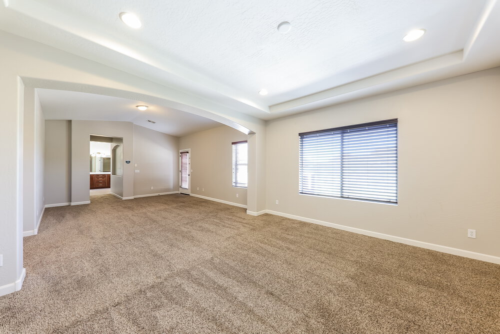 Building Photo - 2120 W Eagle Feather Rd