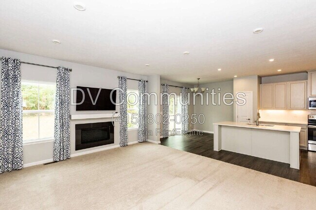 Building Photo - 7226 Hillsview Dr