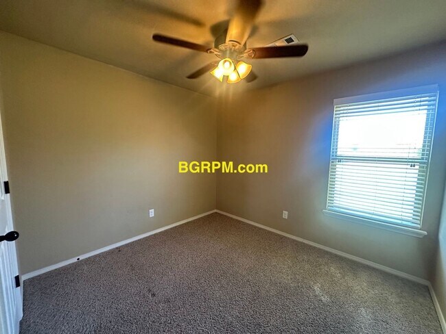 Building Photo - 3 BD, 2 BA, Home in Cabot
