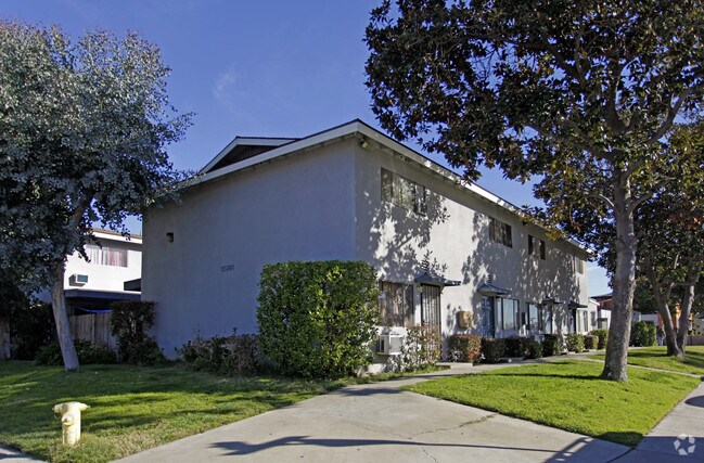 Primary Photo - 10381-10391 Lehigh Ave