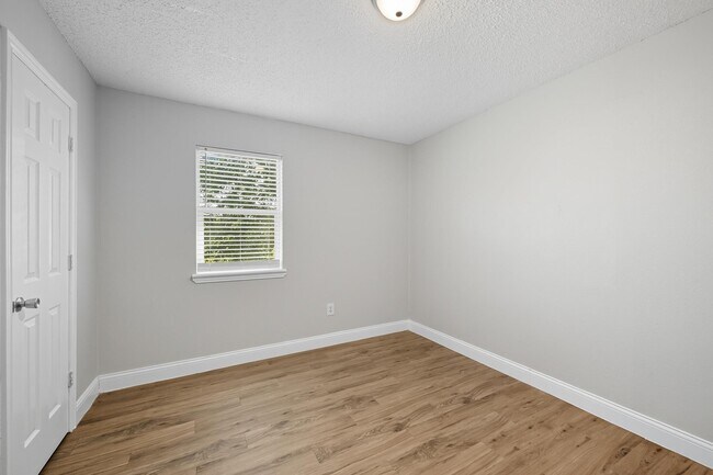 Building Photo - 1166 N Texas 78 Business