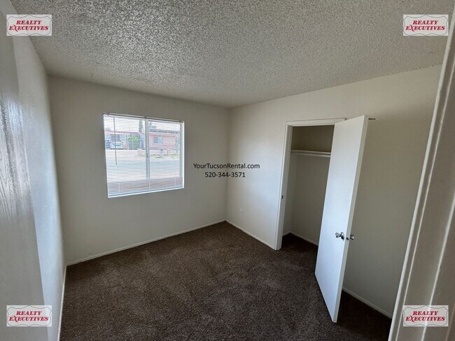 Building Photo - Tucson Blvd & Irvington Rd area - 4 Bedroo...