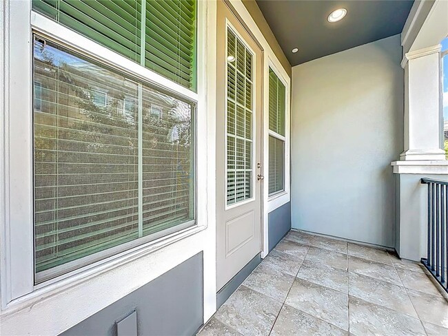 Building Photo - 561 Scotia Pl