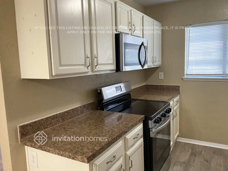 Building Photo - 625 Valley View Dr