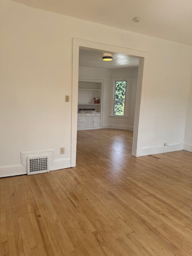 Building Photo - 1712 E Park Pl