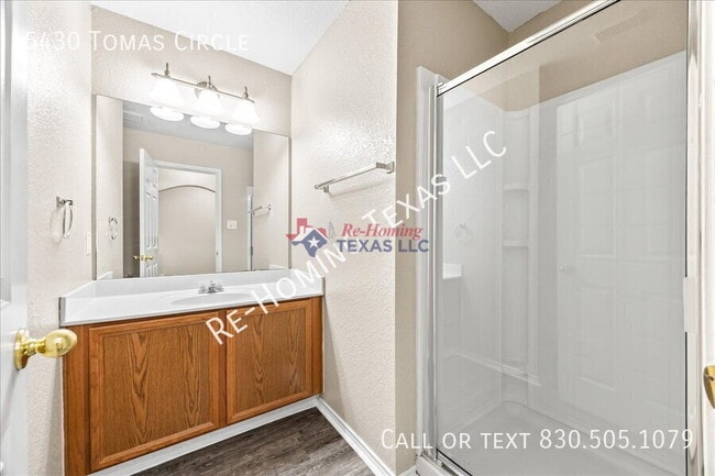 Building Photo - 5430 Tomas Cir.