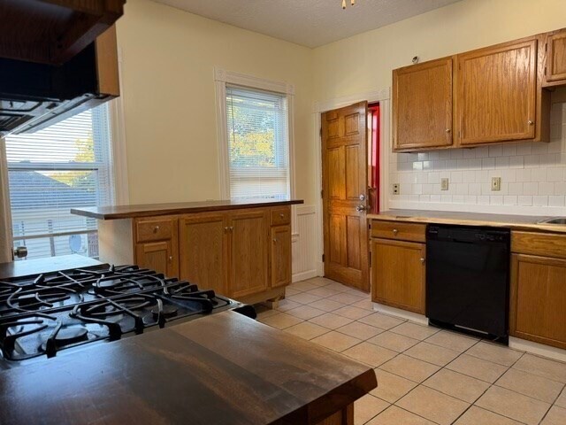 Building Photo - 36 Fairmount St