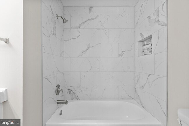 Building Photo - 1006 Stone Ave