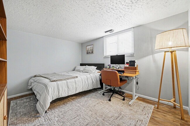 Building Photo - Gorgeous Home of Rental in Southern Gables Neighborhood!