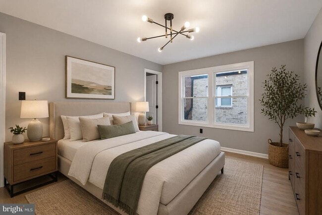 Building Photo - 1527 N Colonial Terrace