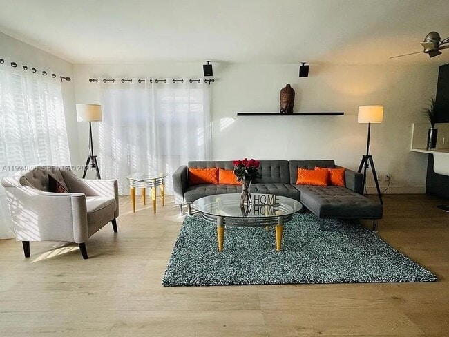 Building Photo - 1143 Lincoln St